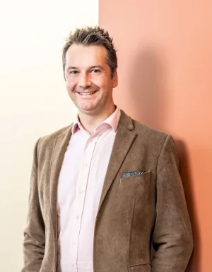 Dr Tom Sapsford